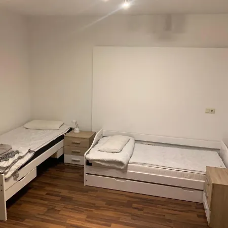 Ferienwohnung Zum Nadelwerk Ichtershausen